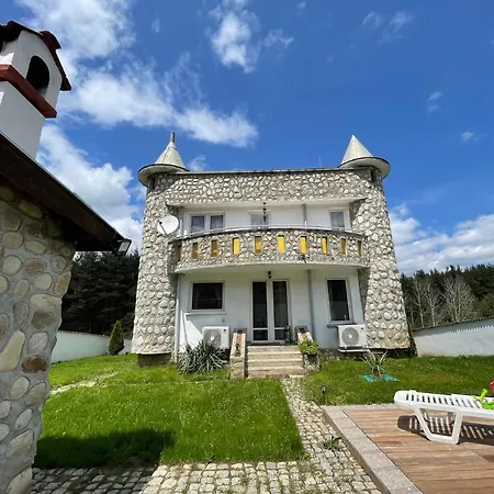 замък никола Shtarkelovo Gnezdo