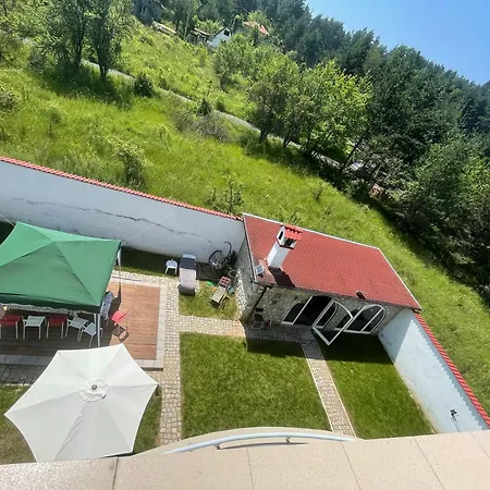 Ferienhaus замък никола *