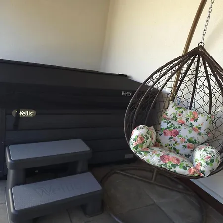 замък никола Holiday home *