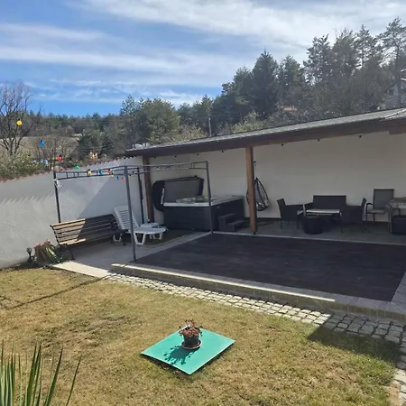 Ferienhaus замък никола Shtarkelovo Gnezdo