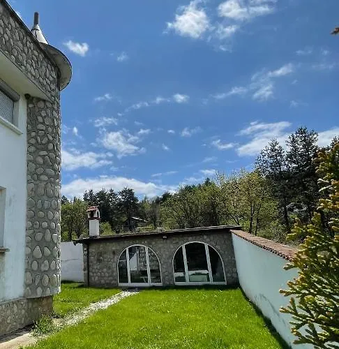 Feriehus замък никола