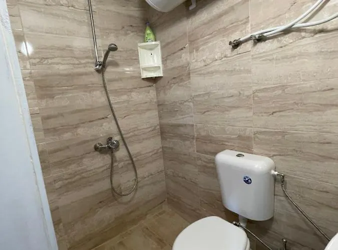 замък никола Feriehus Shtarkelovo Gnezdo