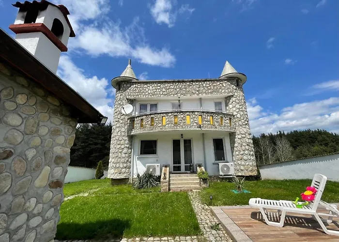 замък никола Shtarkelovo Gnezdo