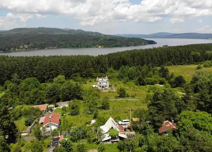 замък никола Shtarkelovo Gnezdo