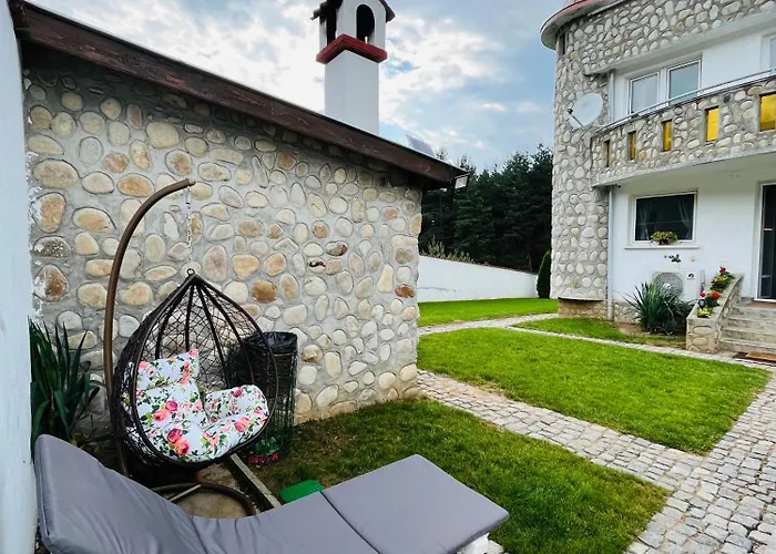 Feriehus замък никола Shtarkelovo Gnezdo