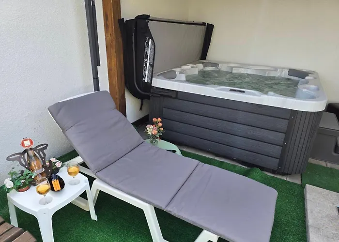 замък никола * Shtarkelovo Gnezdo